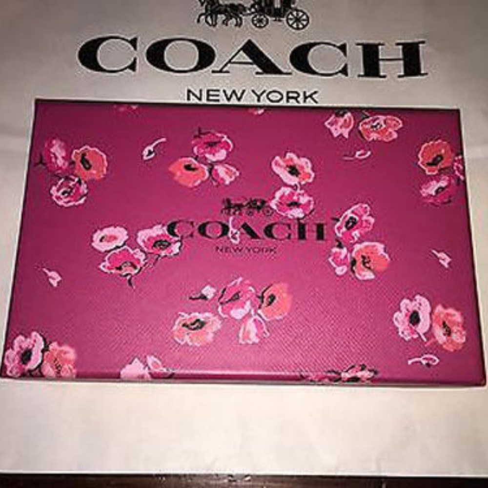 NWT Coach Card Case with Pink Valet Keychain Boxed - Picture 4 of 6